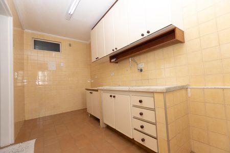 Apartamento à venda com 77m², 2 quartos e 1 vagaCOZINHA