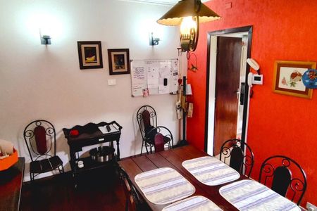 Casa à venda com 250m², 3 quartos e 2 vagas