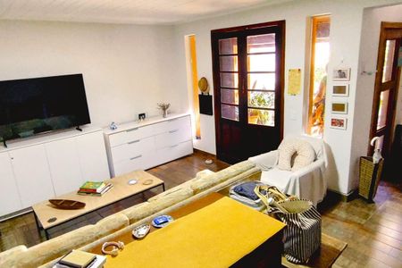Casa à venda com 250m², 3 quartos e 2 vagas