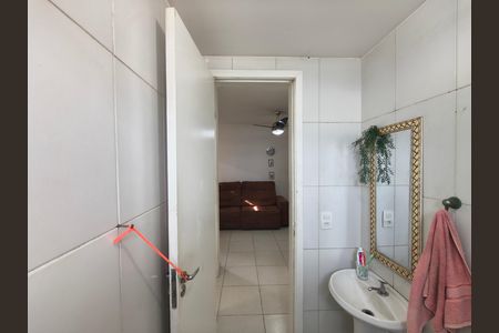 Apartamento para alugar com 80m², 2 quartos e 1 vaga Apartamento para alugar com 80m², 2 quartos e 1 vagaBanheiro social