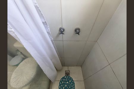 Apartamento para alugar com 80m², 2 quartos e 1 vaga Apartamento para alugar com 80m², 2 quartos e 1 vagaBanheiro social
