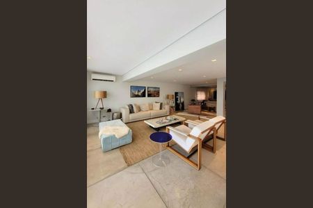 Casa à venda com 4 quartos, 360m² em Alphaville, Santana de Parnaíba