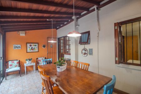 Casa à venda com 116m², 3 quartos e 2 vagasQuintal