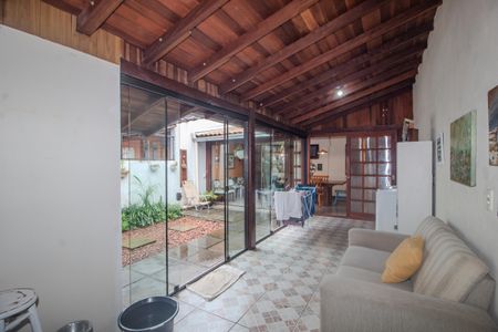 Casa à venda com 116m², 3 quartos e 2 vagasÁrea de Serviço