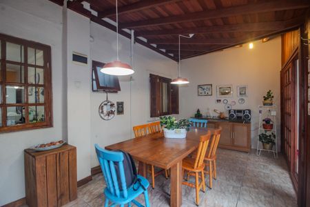 Casa à venda com 116m², 3 quartos e 2 vagasQuintal