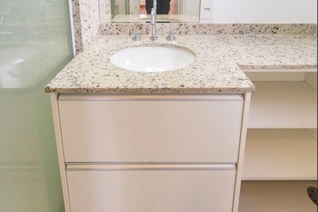 Apartamento para alugar com 63m², 2 quartos e 2 vagasBanheiro do Quarto 2