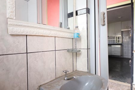 Casa à venda com 250m², 3 quartos e 1 vagaBanheiro 2