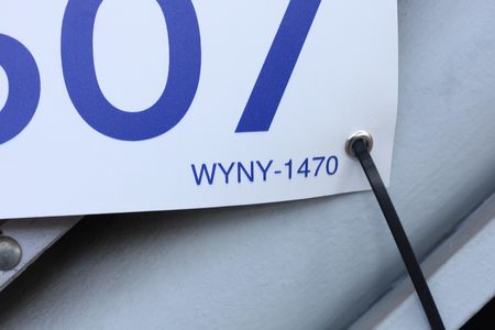 Casa à venda com 250m², 3 quartos e 1 vagaPlaca instalada no portão do imóvel em 02.06.2026 - Código da placa: WYNY-1470