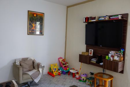 Casa para alugar com 250m², 3 quartos e 4 vagassala