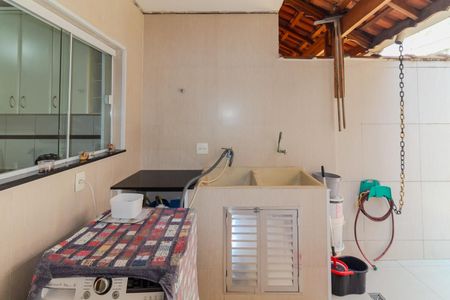 Casa à venda com 129m², 3 quartos e 2 vagas Casa à venda com 129m², 3 quartos e 2 vagasÁrea de Serviço