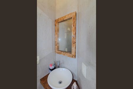 Casa à venda com 129m², 3 quartos e 2 vagas Casa à venda com 129m², 3 quartos e 2 vagasBanheiro da Suíte