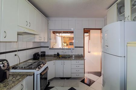 Casa à venda com 129m², 3 quartos e 2 vagas Casa à venda com 129m², 3 quartos e 2 vagasCozinha