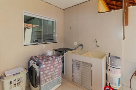 Casa à venda com 129m², 3 quartos e 2 vagas Casa à venda com 129m², 3 quartos e 2 vagasÁrea de Serviço