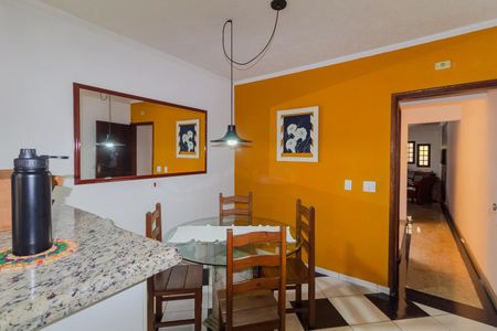 Casa à venda com 129m², 3 quartos e 2 vagas Casa à venda com 129m², 3 quartos e 2 vagasSala