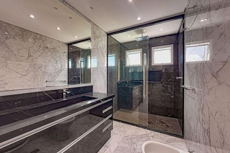 Apartamento à venda com 220m², 3 quartos e 3 vagas
