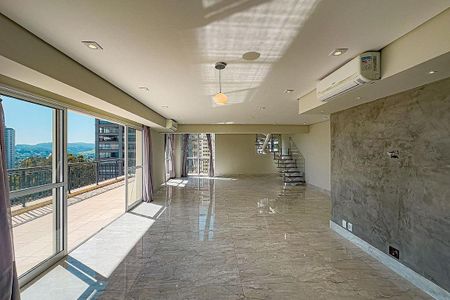 Apartamento à venda com 220m², 3 quartos e 3 vagas