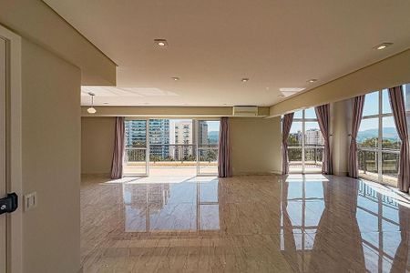 Apartamento à venda com 220m², 3 quartos e 3 vagas