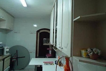 Casa à venda com 3 quartos, 189m² em Vila Gomes, São Paulo