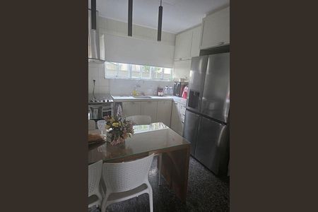 Casa à venda com 4 quartos, 205m² em Camboinhas, Niterói