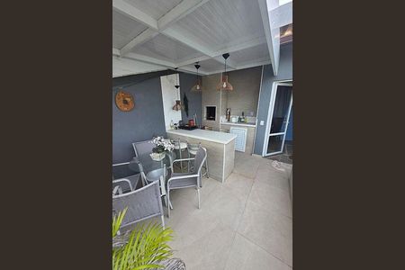 Casa à venda com 4 quartos, 205m² em Camboinhas, Niterói