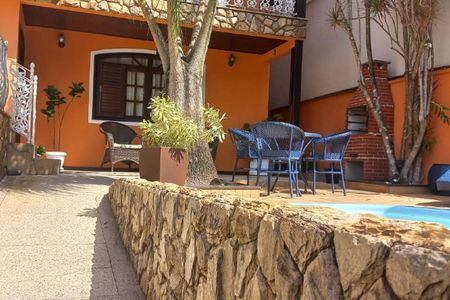 Casa à venda com 287m², 4 quartos e 2 vagas