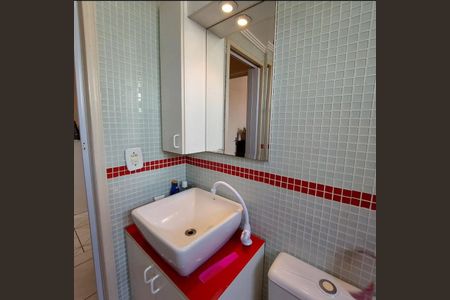 Banheiro de apartamento à venda com 2 quartos, 49m² em Vila Cardoso Franco, São Paulo