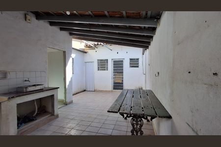 Casa para alugar com 136m², 3 quartos e 2 vagasQuintal