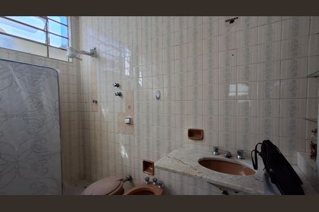 Casa para alugar com 136m², 3 quartos e 2 vagasBanheiro da Suíte