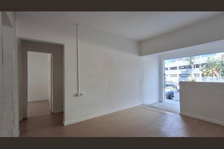 Casa para alugar com 136m², 3 quartos e 2 vagasSala