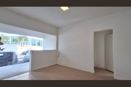 Sala de casa para alugar com 3 quartos, 136m² em Cambuí, Campinas