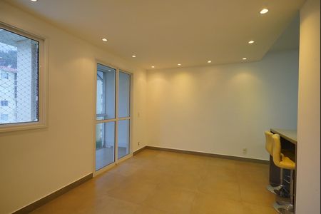 Sala de apartamento à venda com 3 quartos, 67m² em Morro Santana, Porto Alegre