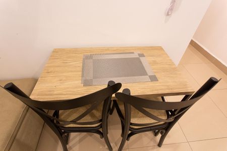 Apartamento para alugar com 31m², 1 quarto e sem vagaSala - Mesa e Cadeiras