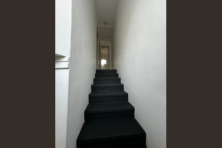 Apartamento para alugar com 65m², 3 quartos e 1 vagaEscada