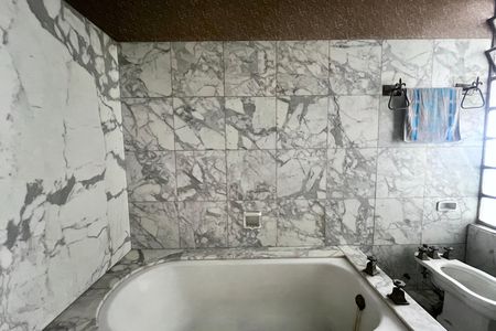 Apartamento à venda com 238m², 3 quartos e 1 vagaBanheiro 2