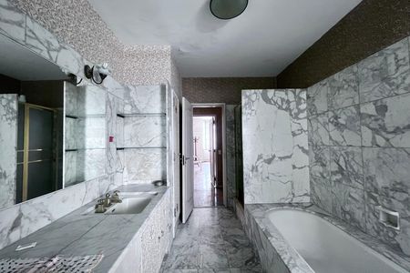 Apartamento à venda com 238m², 3 quartos e 1 vagaBanheiro 2
