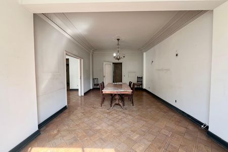 Apartamento à venda com 238m², 3 quartos e 1 vagaSala de jantar