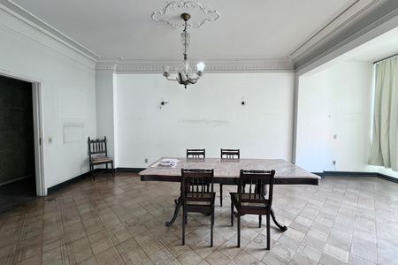 Apartamento à venda com 238m², 3 quartos e 1 vagaSala de jantar