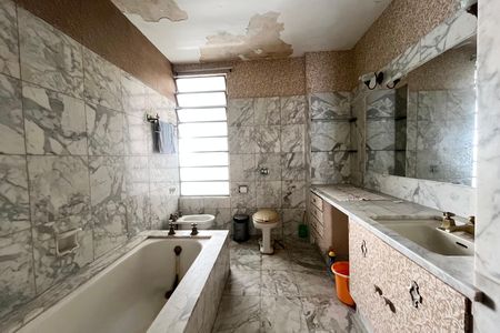Apartamento à venda com 238m², 3 quartos e 1 vagaBanheiro 2