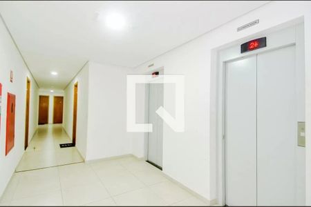 Apartamento à venda com 49m², 2 quartos e 1 vaga Apartamento à venda com 49m², 2 quartos e 1 vagaHall social