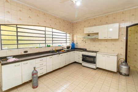 Casa para alugar com 300m², 4 quartos e 7 vagasCozinha