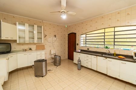 Casa para alugar com 300m², 4 quartos e 7 vagasCozinha