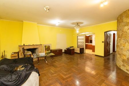 Casa para alugar com 300m², 4 quartos e 7 vagasSala