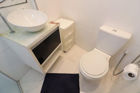 Banheiro de apartamento para alugar com 1 quarto, 50m² em Vila Osasco, Osasco