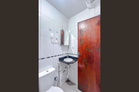 Banheiro de casa para alugar com 1 quarto, 40m² em Guaiauna, São Paulo