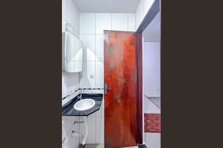 Banheiro de casa para alugar com 1 quarto, 40m² em Guaiauna, São Paulo