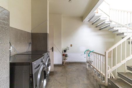 Casa à venda com 1360m², 4 quartos e 7 vagasLavanderia