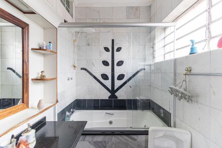 Casa à venda com 1360m², 4 quartos e 7 vagasBanheiro da Suíte 1