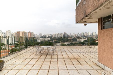 Casa à venda com 1360m², 4 quartos e 7 vagasTerraço