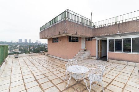 Casa à venda com 1360m², 4 quartos e 7 vagasTerraço