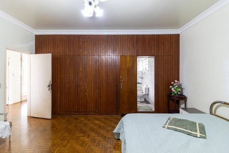 Casa à venda com 1360m², 4 quartos e 7 vagasSuíte 1